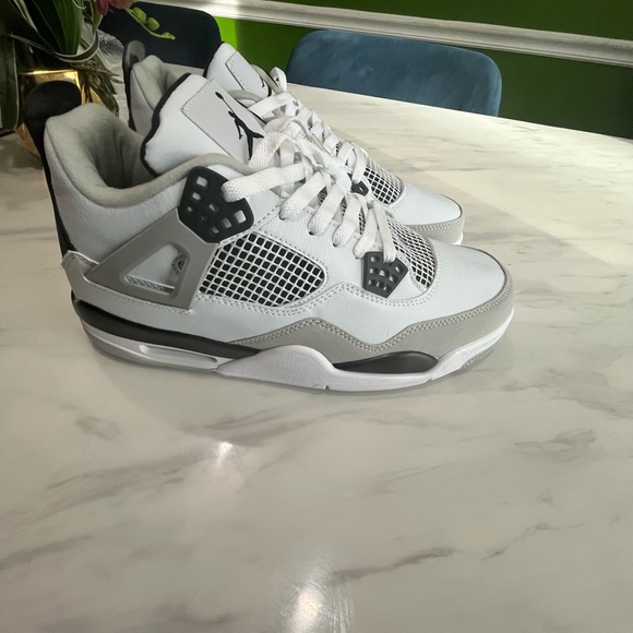 Jordan 4 Military Black - Picture 2 of 7